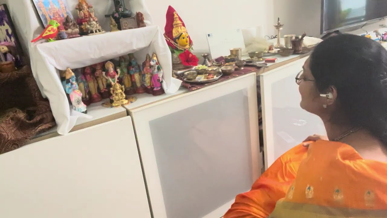 Dhyana Krithi - Kamalamabike - Todi - Rupakam - Shri Muthuswami Dikshitar