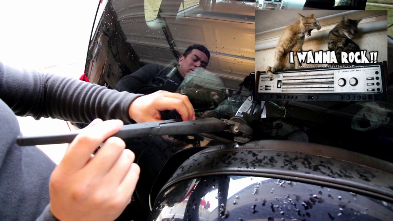 Replacing the Rear Wiper on a Toyota Rav4