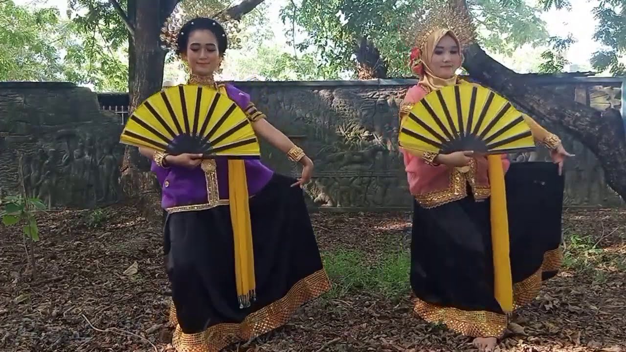 Tari Tradisional Pakarena Anida (Karya Andi Nurhani Sapada)