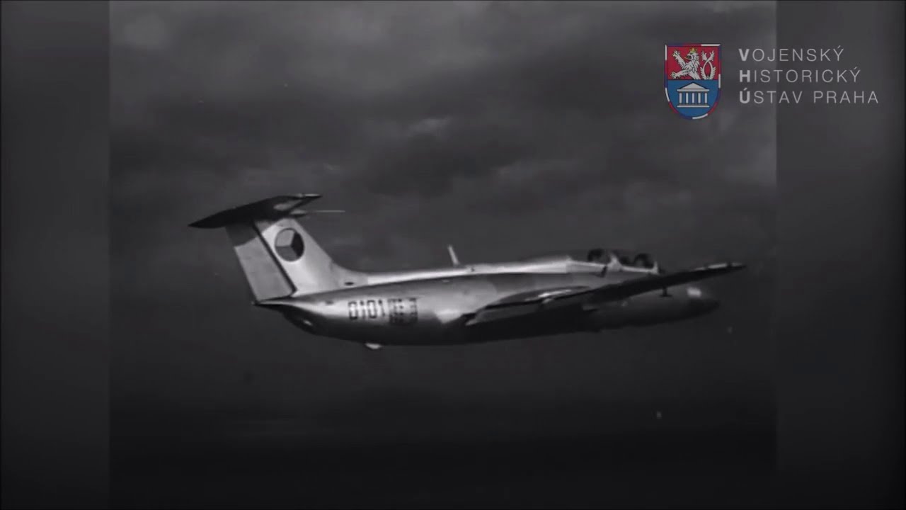 Czechoslovak Aero L-29 Delf&iacute;n