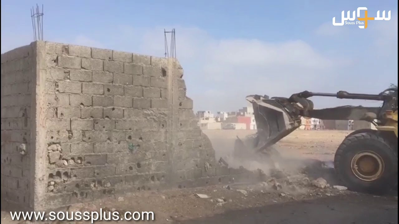 الجرافات تسوي حي بوجديك بإنزكان مع الأرض