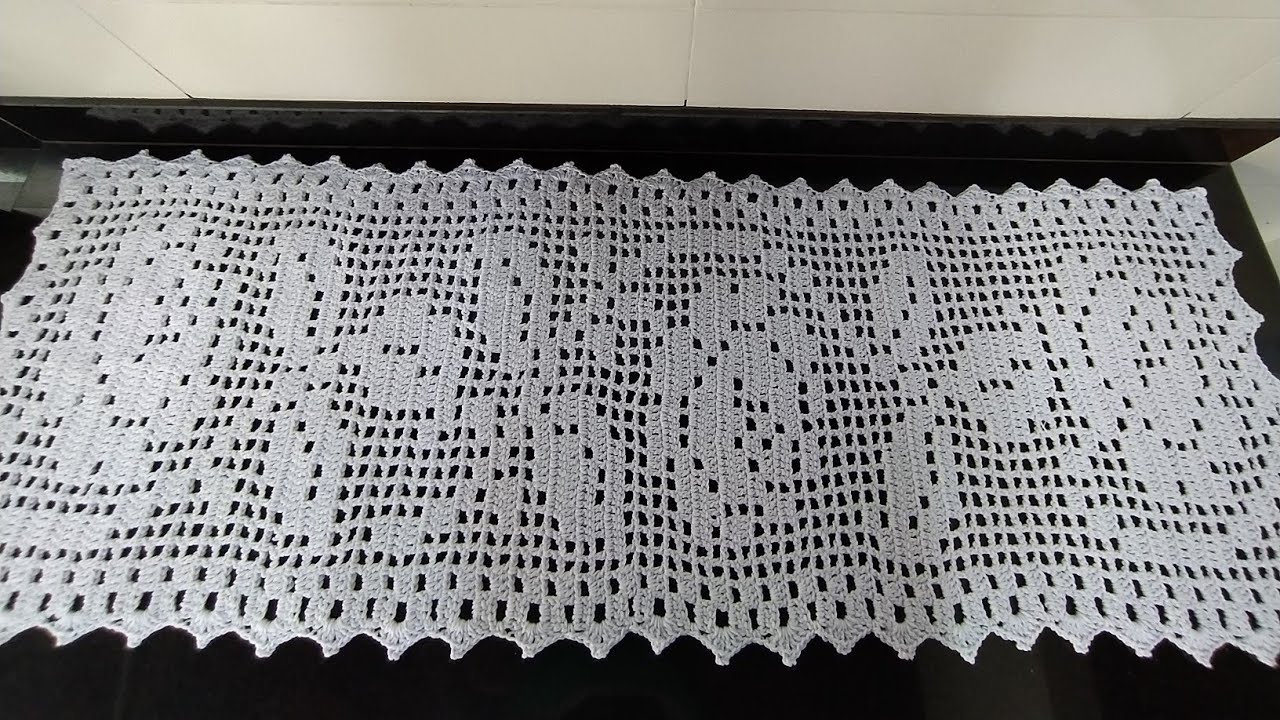 CAMINHO DE MESA EM CROCHÊ FILÉ 