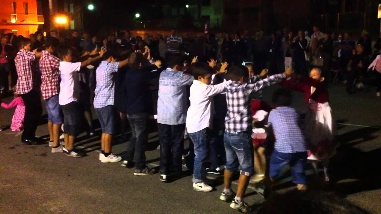 Quadriglia bambini festa del vicinato di Calitri Popolare