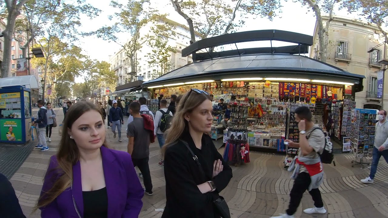Walking in La Rambla, Barcelona, Spain. 360° video