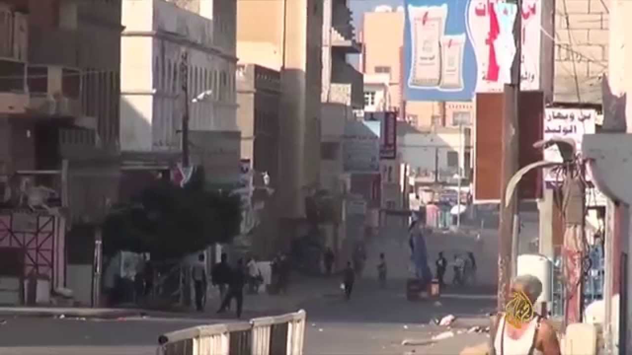 التحالف ينزل أسلحة خفيفة بعدن