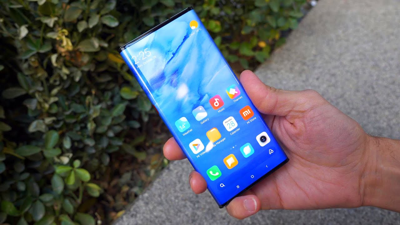 Xiaomi Mi Mix Alpha hands-on: Flexible Display!