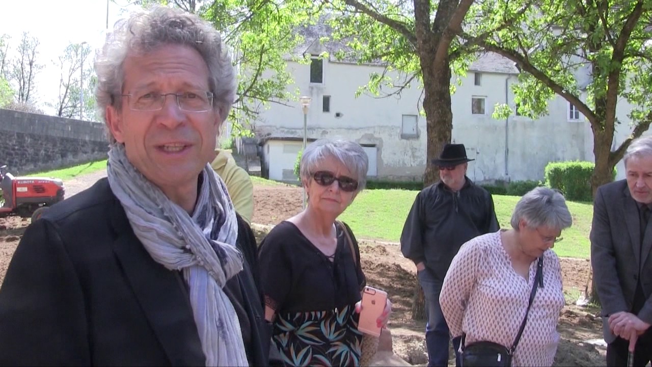 La rivière Cousin en maquette aux Jardins Menant d'Avallon (89)