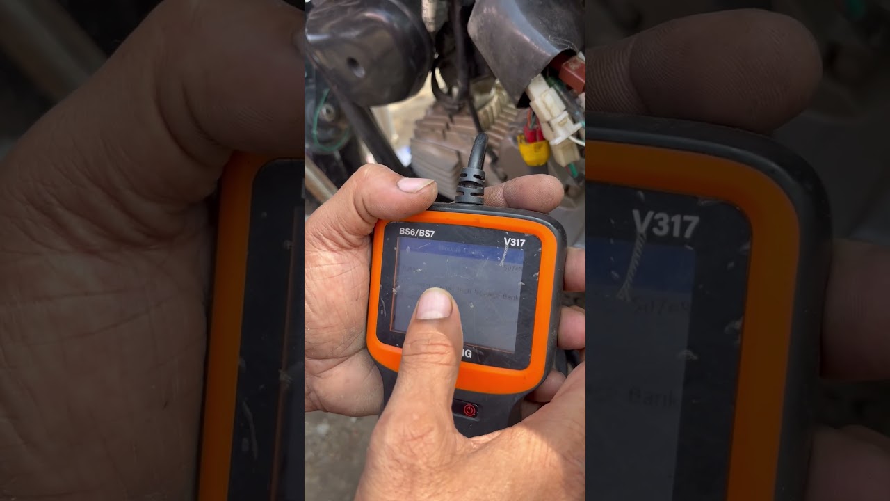 Why is the check engine light coming on on the Splendor BS6 bike?