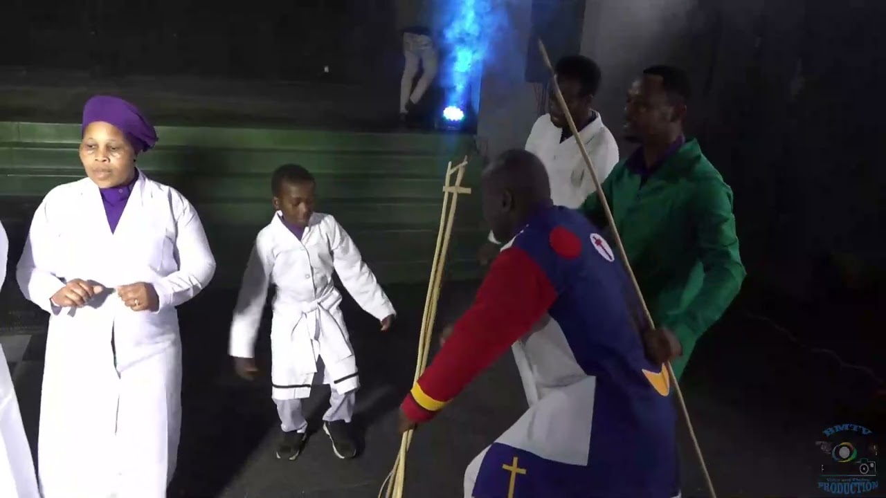 ABANIKAZI BOMKHALANGA bezithokozele nje emva kokugida estage benanela ingoma ethi - Hamba Mzalwane.