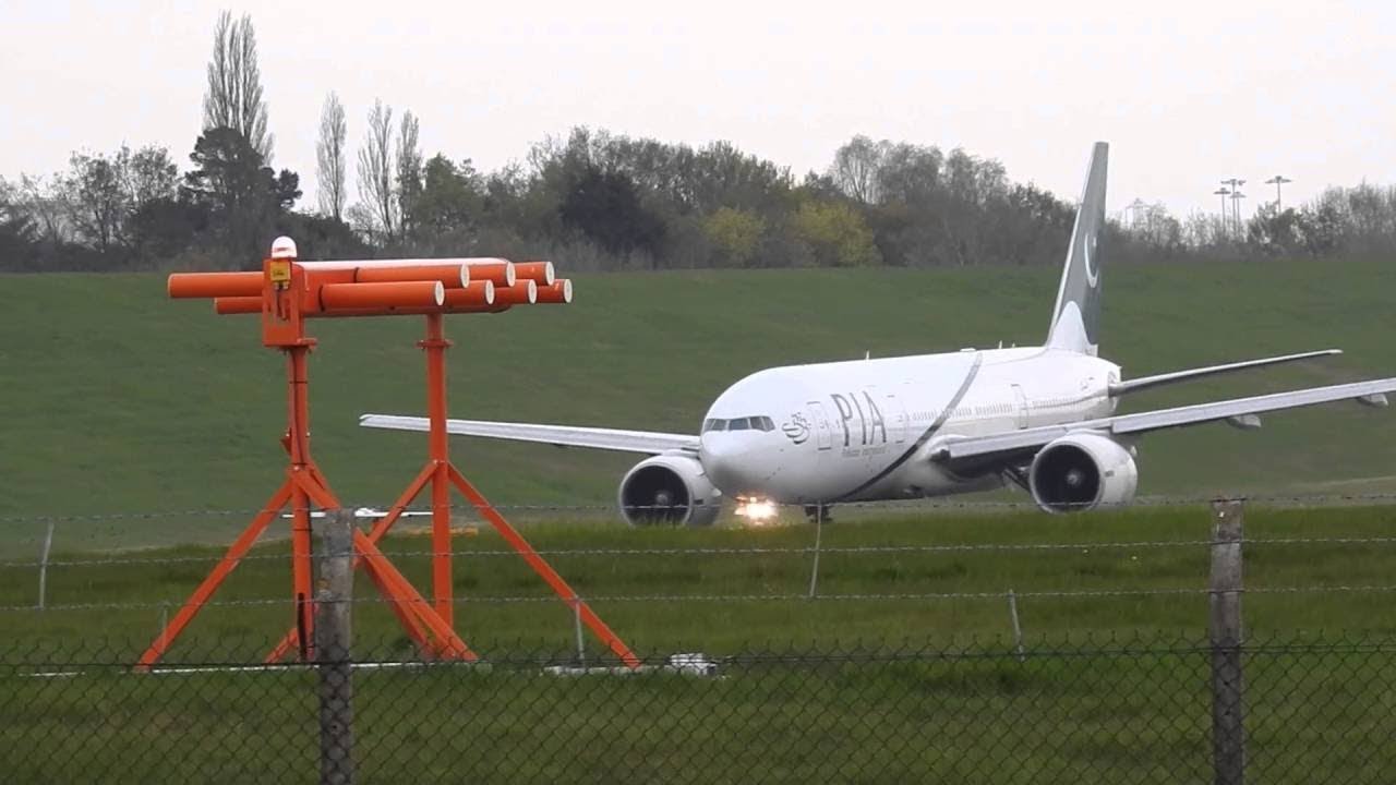 Flight Simulator 2018- PK792 At Birmingham International Airport