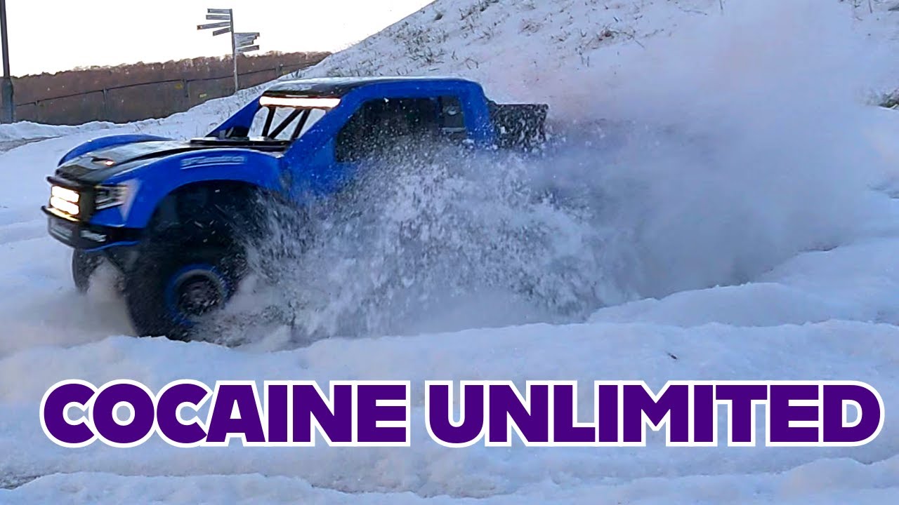 TRAXXAS UDR SNOW TEST 💰 1000€ RC Trophy Truck 🤠 6S Unlimited Desert Racer 2024  Unboxing