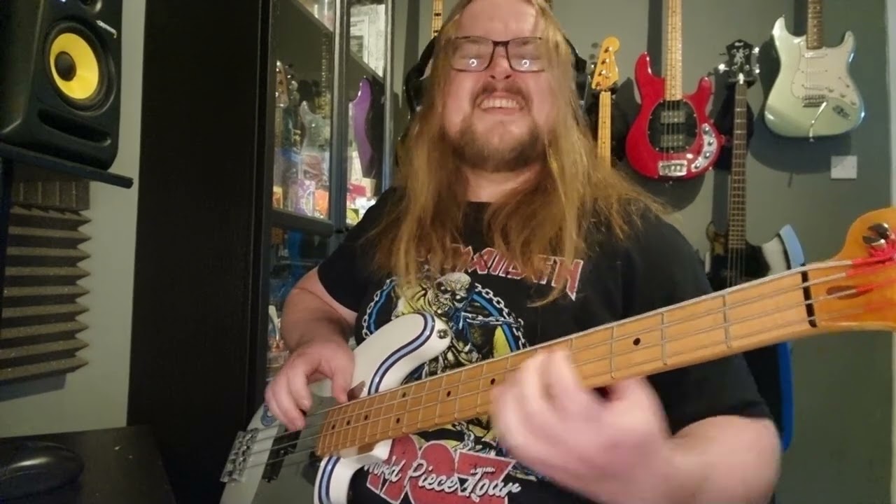 Black Sabbath Fairies Wear Boots Bass Cover #blacksabbath #bass #basscover #metal