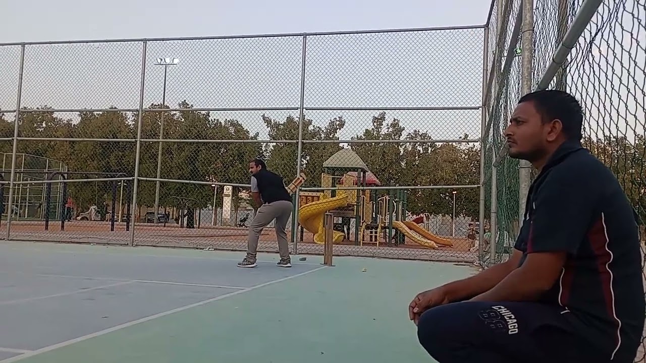Live cricket match 6 ged 12 ran #viralvideo Saudi Arabia #cricketnews 