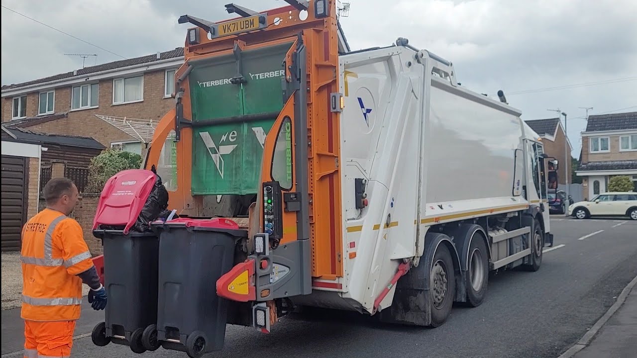Dennis Elite 6 Bin lorry on General Waste, UBM