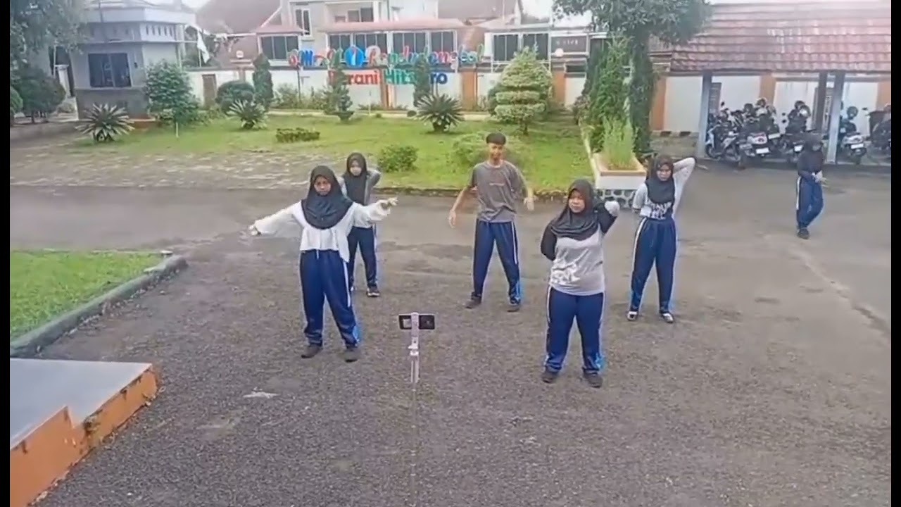 SENAM KREASI - KELOMPOK 2 - X.6 