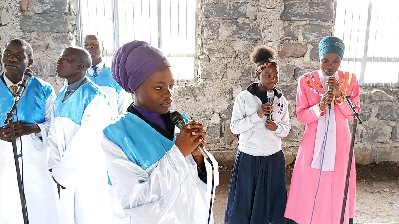 NGATA MAIN ALTAR CHRISTMAS CAROLS..MARY DID YOU KNOW......