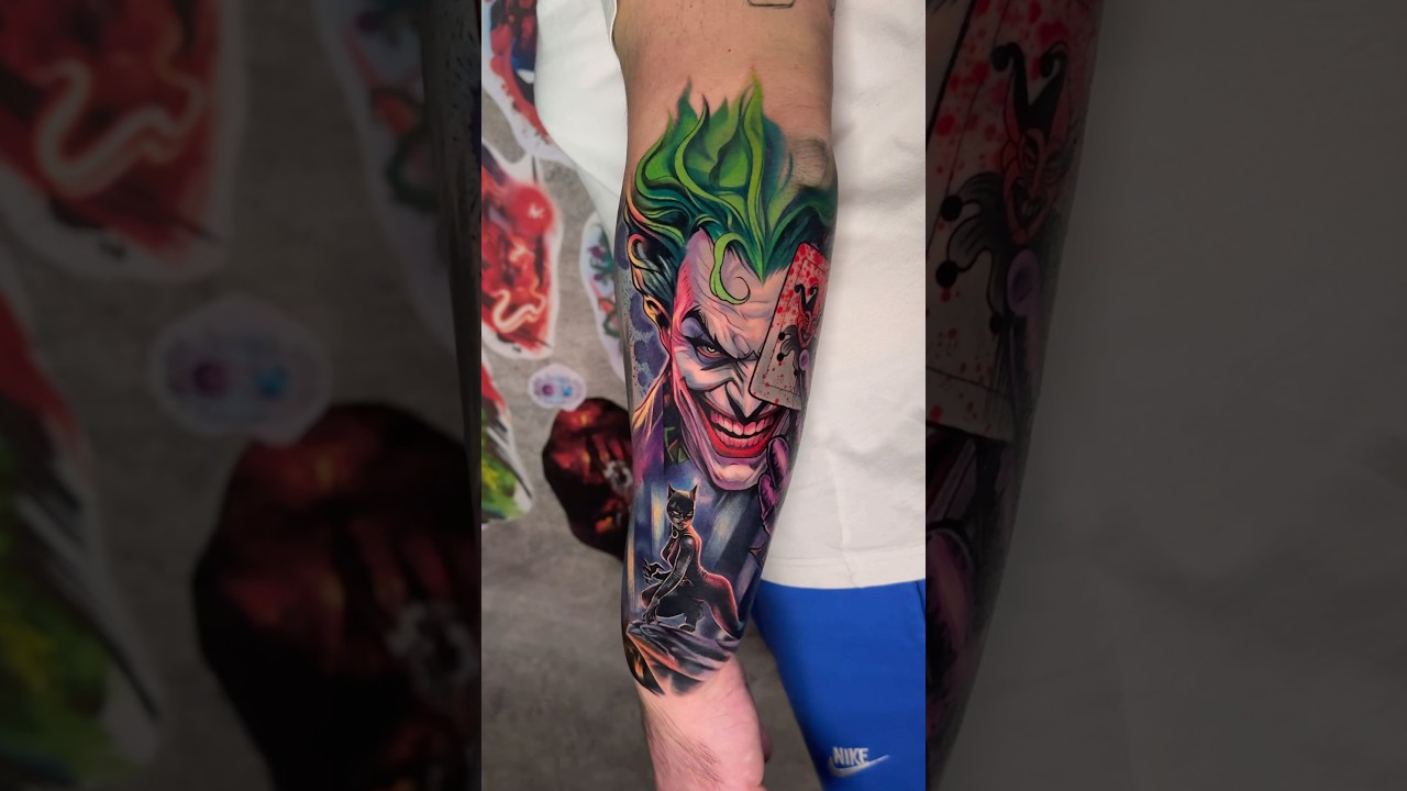Joker e Catwoman 😎 #metal #joker #catwoman #dccomics #colortattoos #tattoo #comics #dcuniverse