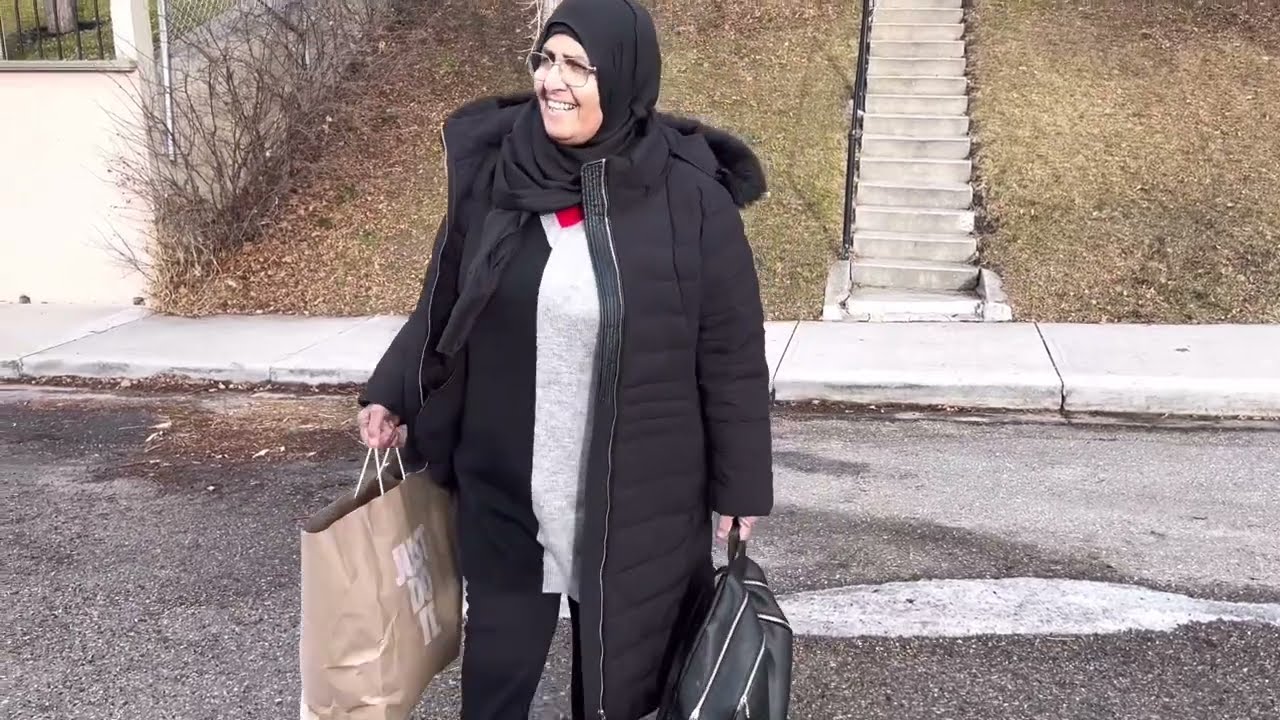 جاء وقت السفر/طيبت ملاوي للبنات/هزتني سمية شربنا قهوة