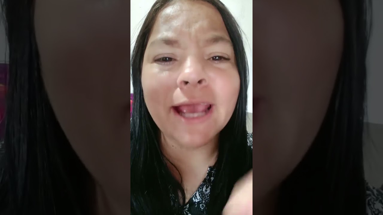 TEM UMA MULHER QUE SE AFASTOU DE VOCÊ