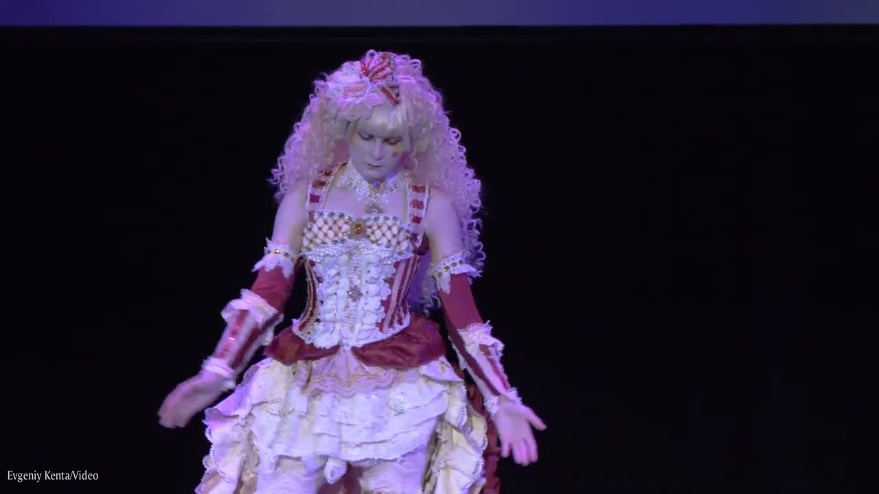 Cosplay defile Russian Cosplay Met Gala 2024-Mina Lee-Sakizo artbook- Cheshire cat-Москва