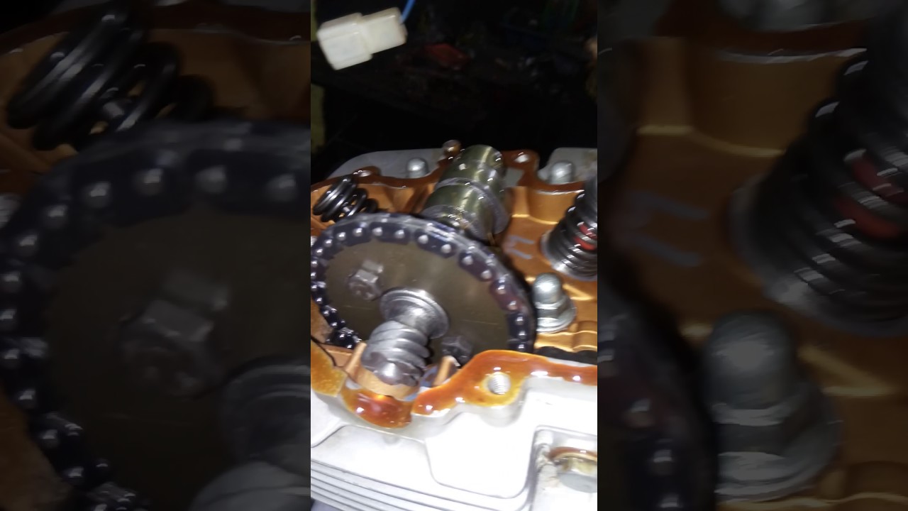 Fechando a parte de cima do motor da Suzuki e Adaptando anéis de pistão.