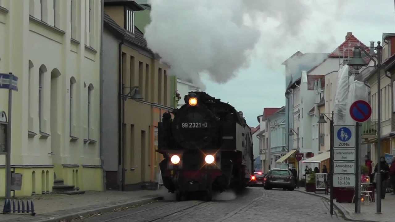 Der Molli dampft durchs herbstliche Mecklenburg