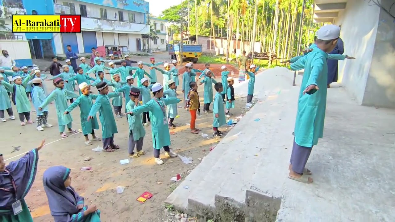 প্রাত্যহিক সমাবেশ। একাডেমির শিক্ষার্থীদের নিয়মিত ব্যায়াম করানো হয়। আপনাদের দোয়া চাই।