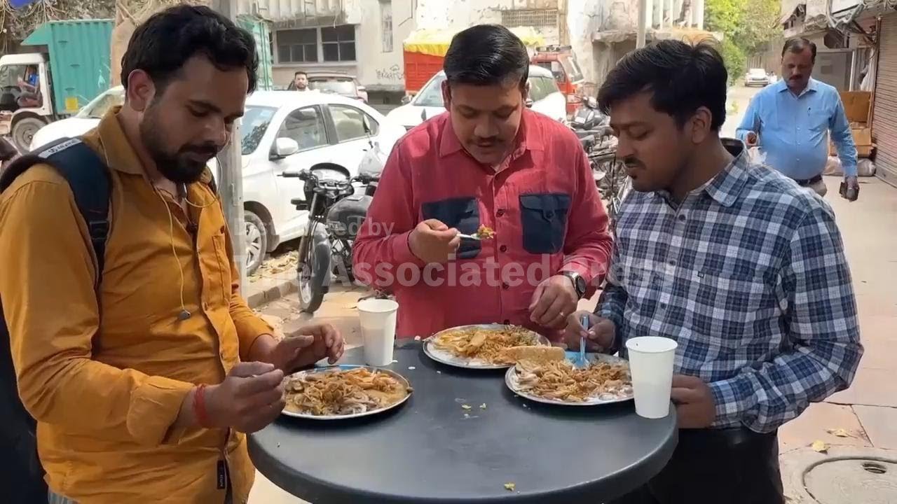 Cooking gas squeeze hits Indian eateries