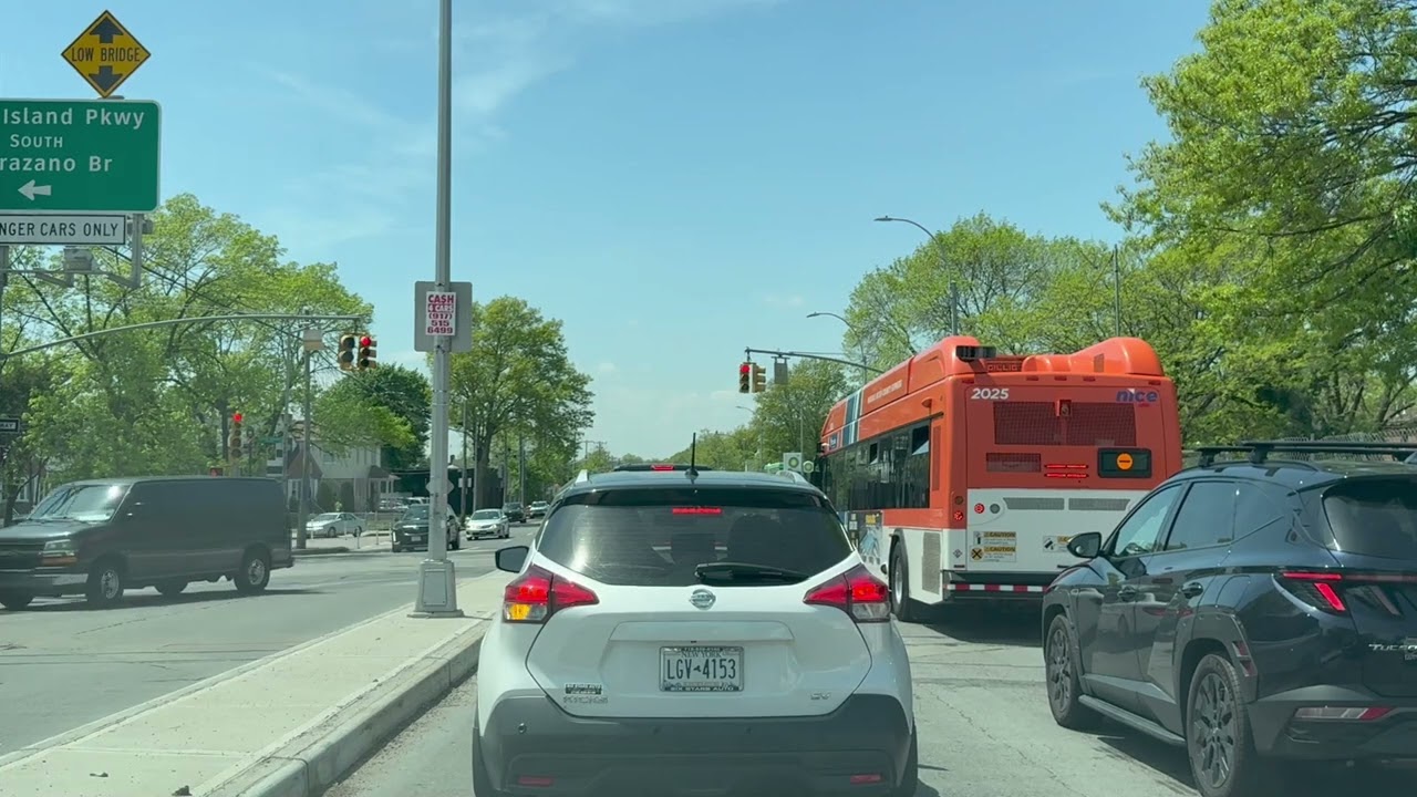 New York - Queens - Driving tour in Hillside Avenue