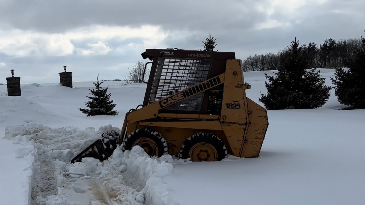 Case 1825 Moving Snow