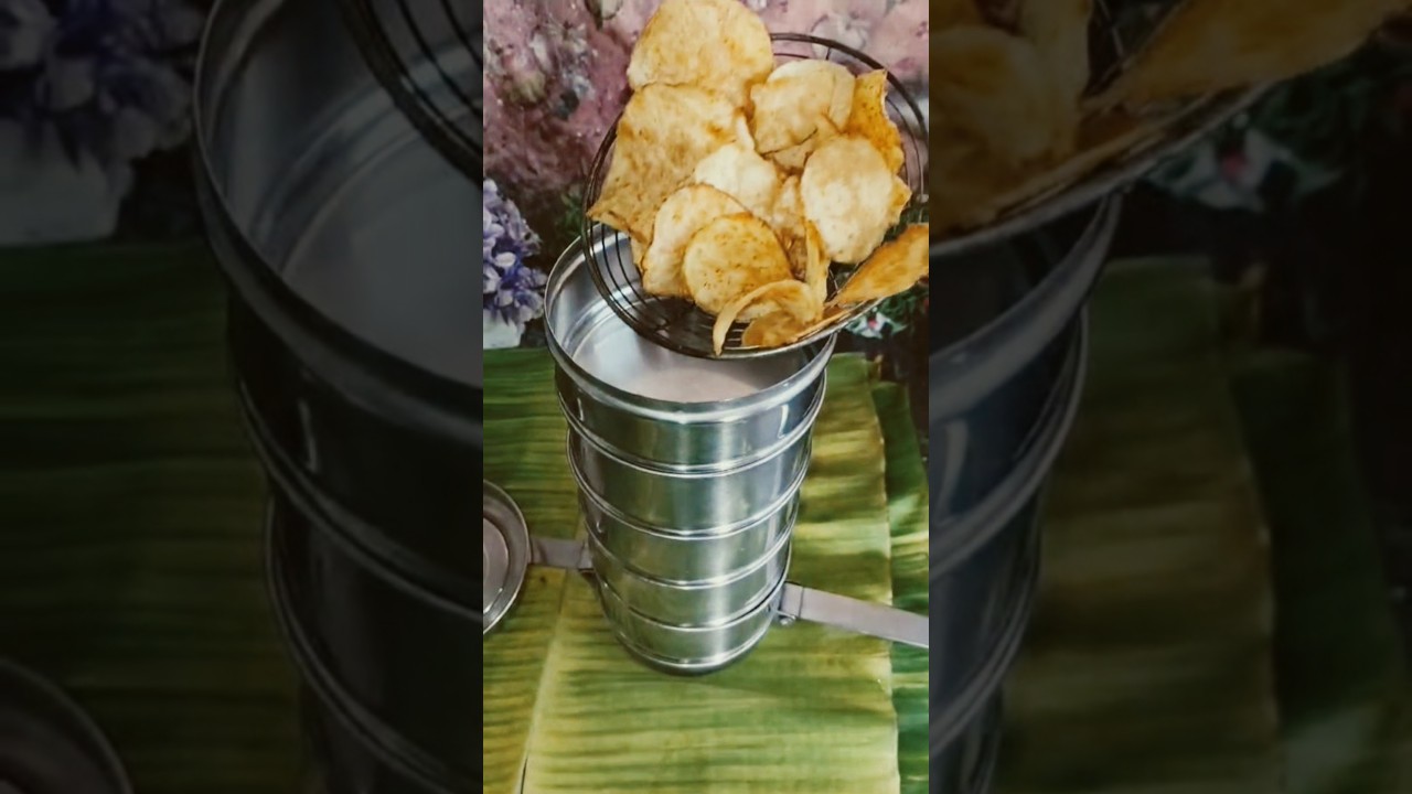 Vathhal kulambu,  Avaraikai poriyal,  chips, rasam 