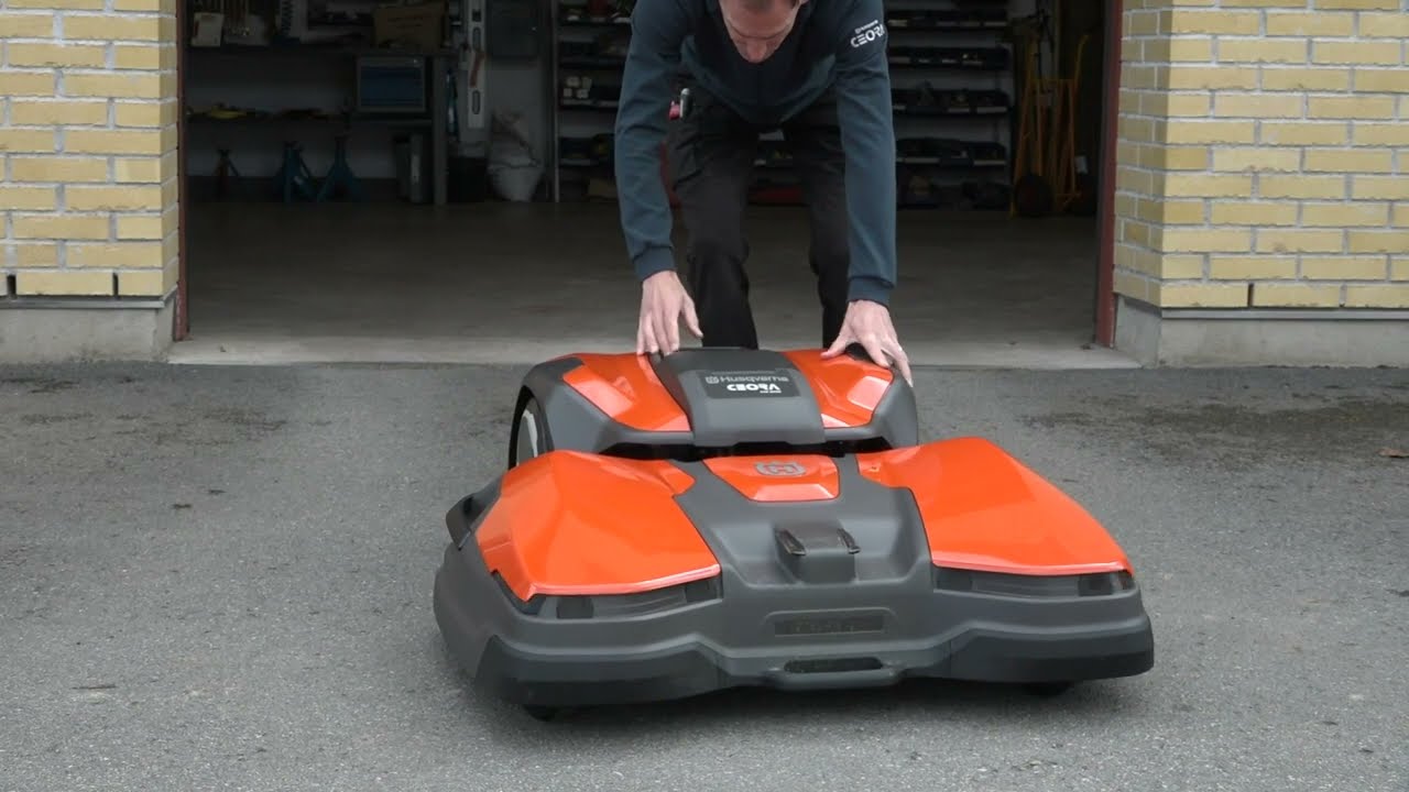 Enkelt vedlikehold av Husqvarna CEORA™ robotklipper