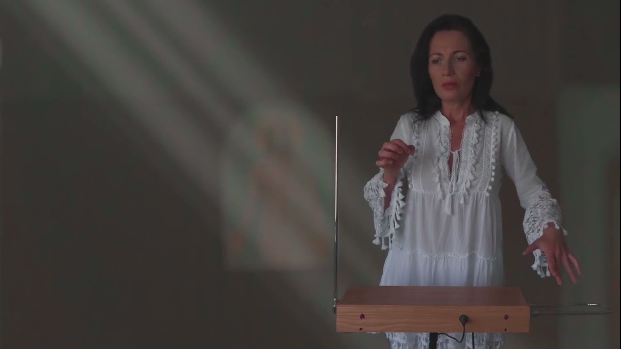 AVE MARIA Bach-Gounod, theremin - Anca Bold Martin
