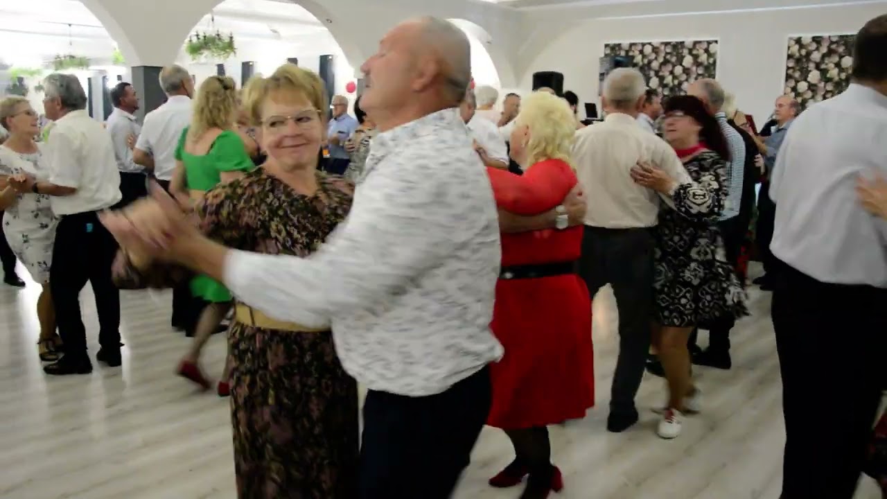 POTAŃCÓWKA A NA PARKIECIE MAREK I SYLWIA FRUNĄ JAK PIÓRKA NA WIETRZE