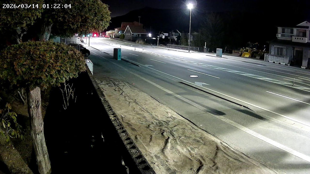 山梨県富士吉田市中曽根ライブカメラ Yamanashi Fujiyoshida Live camera.world.cam