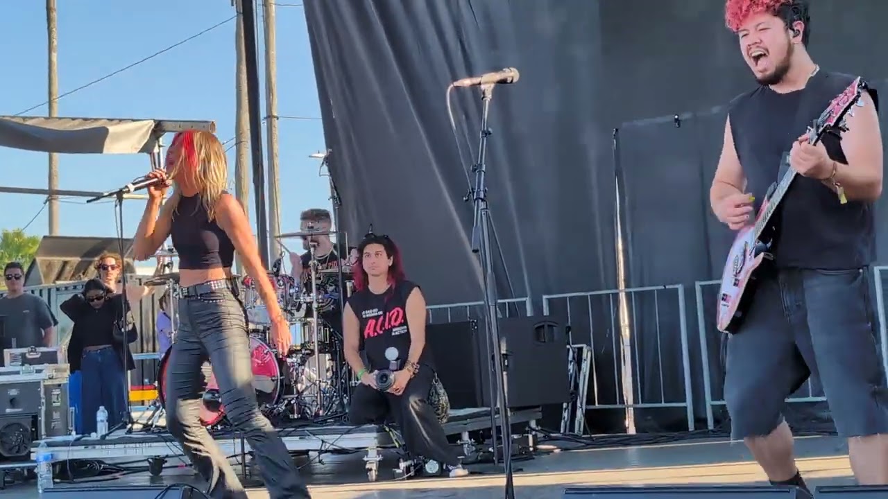 Taylor Acorn - Psycho (4K Live | Warped Tour 2025 Orlando | Day 2) #livemusic