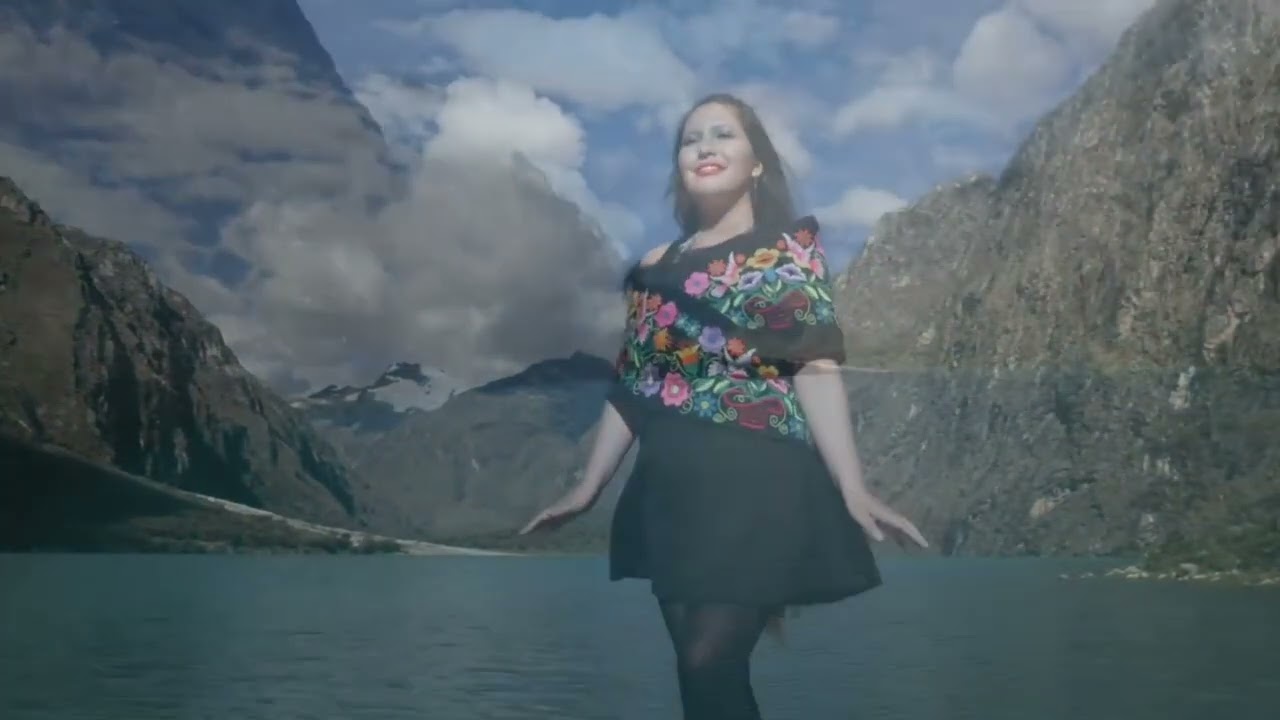 NAVIDANINCHIK - Lilian Cornelio (Villancico en quechua)