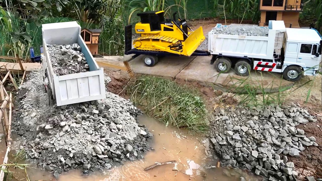 Insane RC SHACMAN Dump Trucks Loading Rocks to Build a Real Road - Realistic RC Construction!