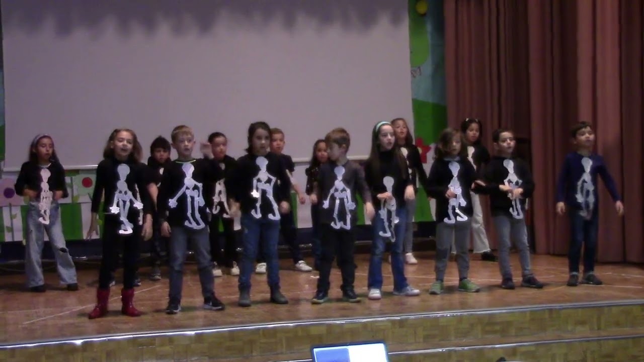 2º A 25 26 Los esqueletos