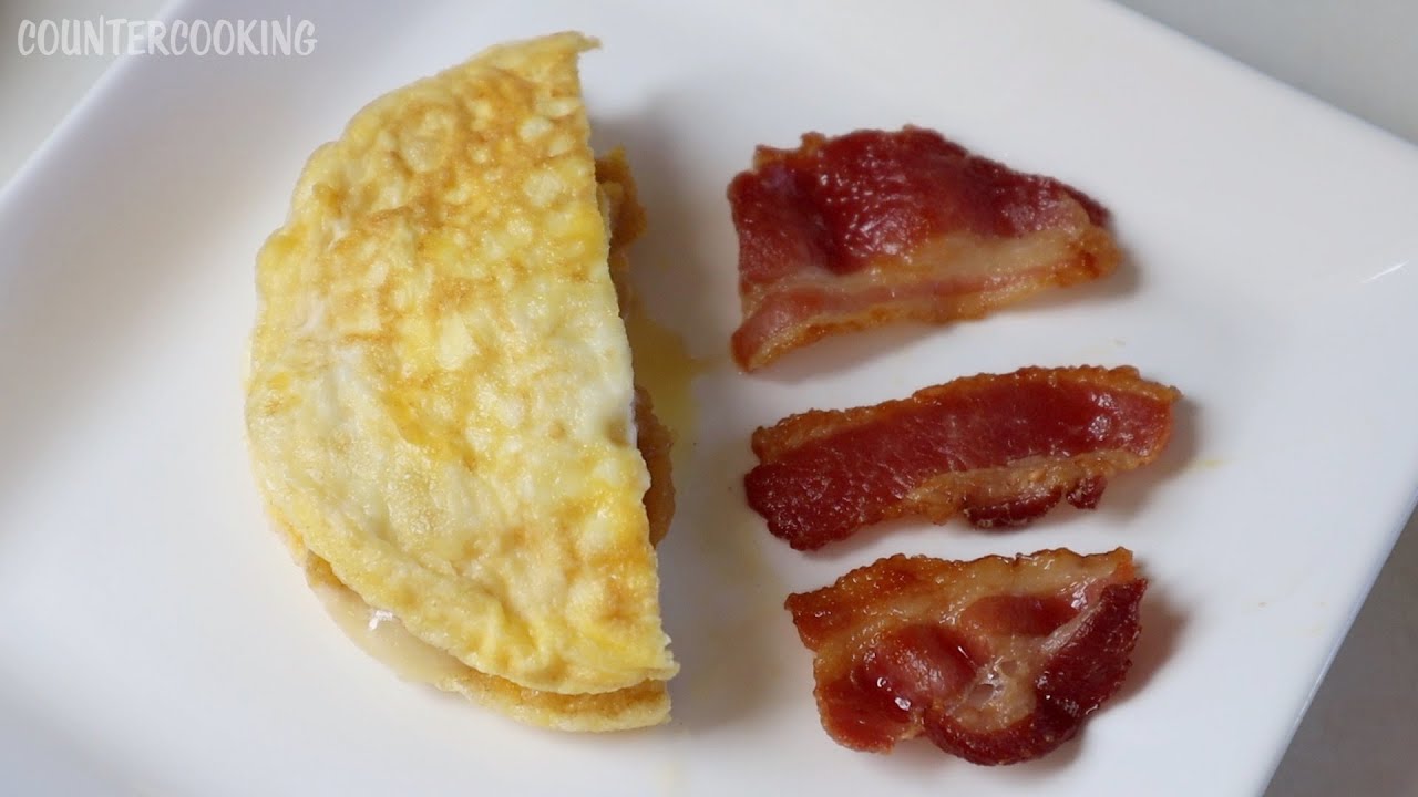 Pumpkin Spice Omelette And Bacon - Dash Mini Griddle and Dash Egg Bite Maker.