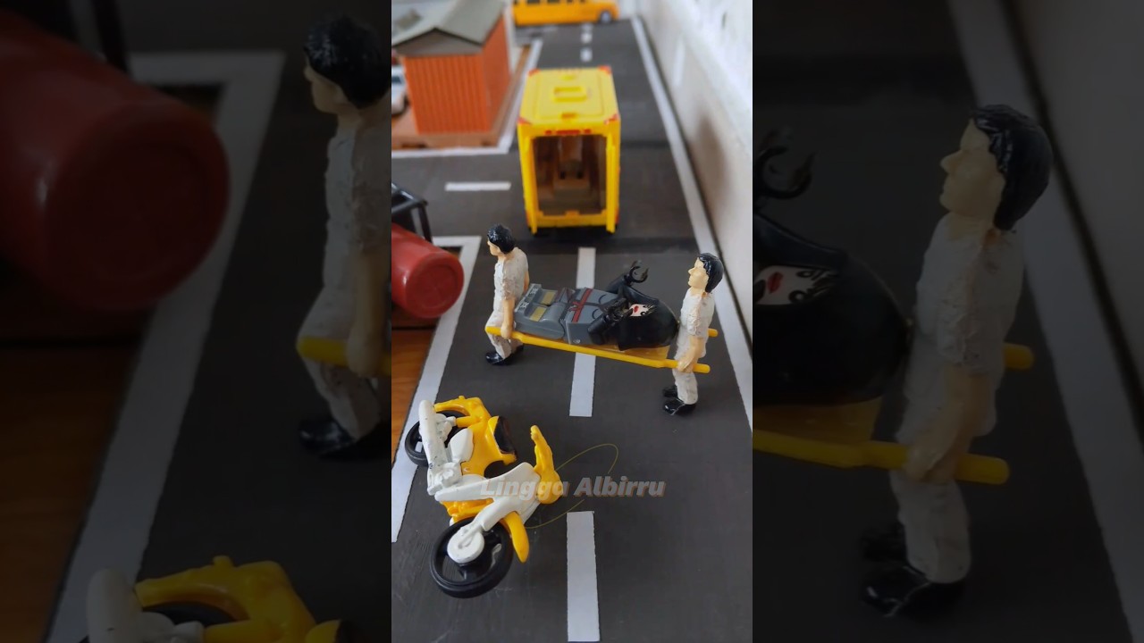 MOTORCYCLE RIDER BURNED BY WATER TANK! AMBULANCE COMES TO THE RESCUE 🚨