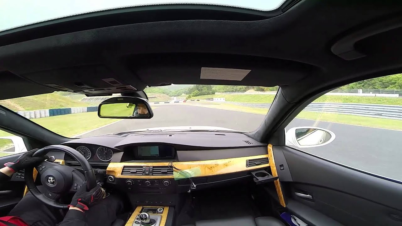 BMW M5で岡山国際サーキットを走ってみた