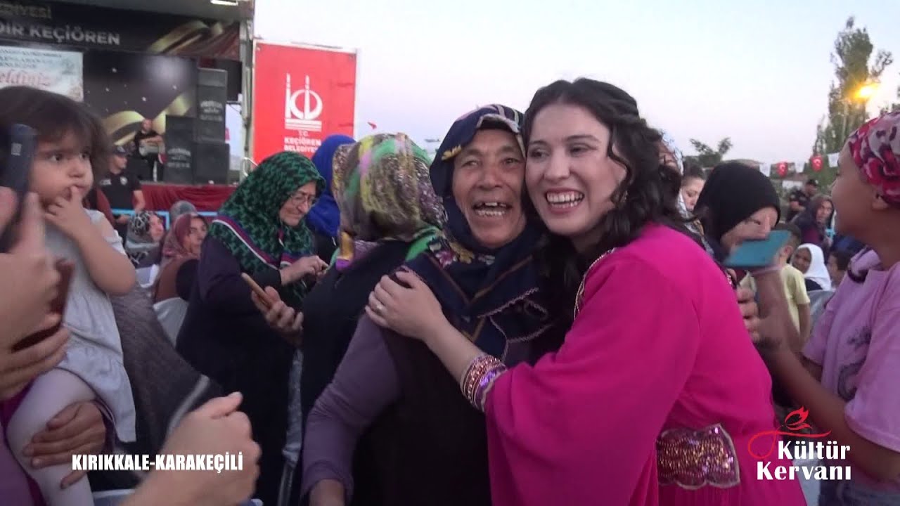 Herkesi Coşturan  Yörük Kızı Neslihan Ören'den  Çek Deveci Develeri