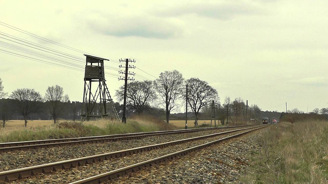 SU45-089 z pociągiem Czarne - Krzyż