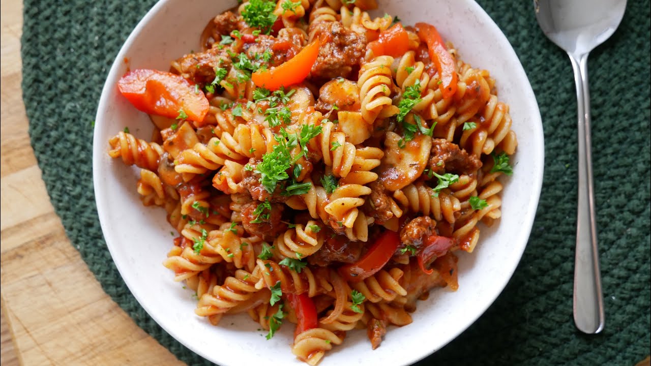 BBQ One Pot Pasta mit Hackfleisch, Paprika & Pilzen (Rezept) | BBQ One Pot Pasta with Beef & Veggies