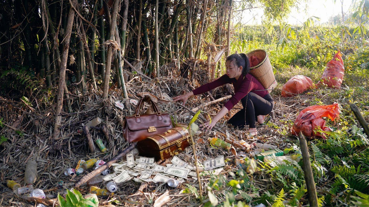 Poor girl found her bag buried under a pile of dry leaves, and there was a surprise inside