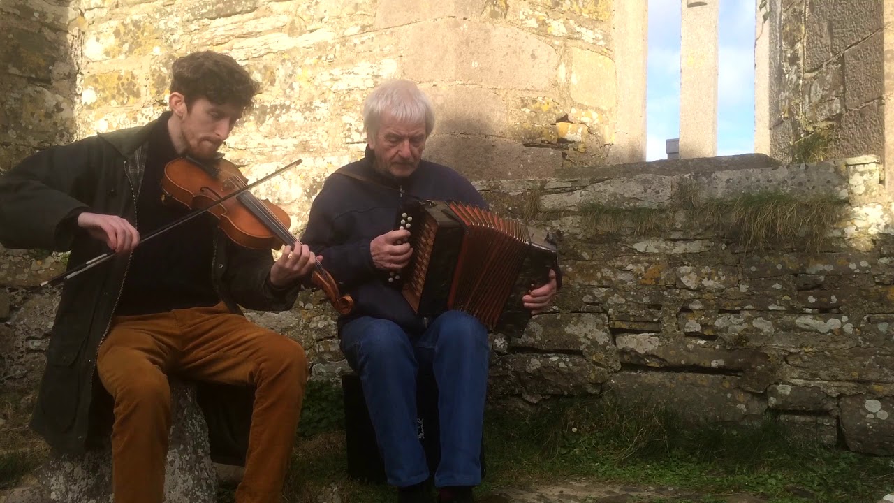 Rowan Piggott & Charlie Piggott – Cailín a Chúil Chrävuig & The Hills of Coore