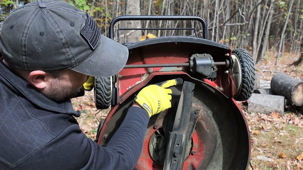 Когда следует менять лезвие газонокосилки