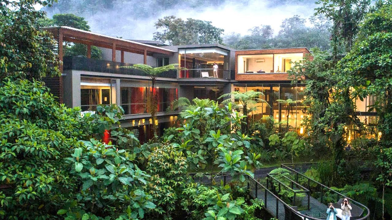 UN HOTEL DE 1500 DÓLARES POR NOCHE QUE ESTÁ SALVANDO EL BOSQUE (ECUADOR - 4K) | enriquealex