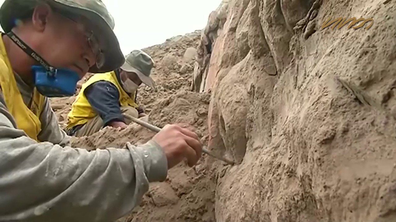 Archaeologists discover ancient friezes in Lima
